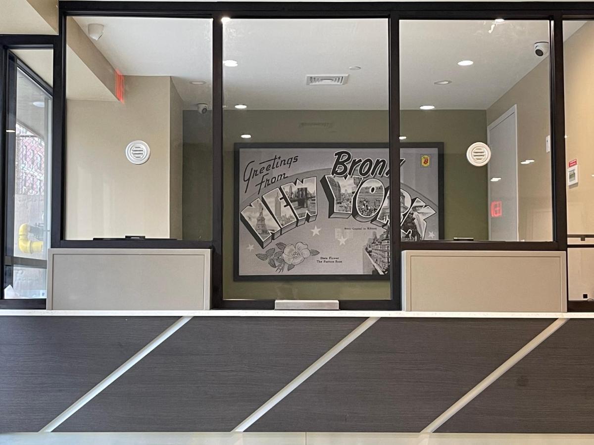 Super 8 By Wyndham Bronx Near Botanical Garden Ξενοδοχείο Νέα Υόρκη Εξωτερικό φωτογραφία